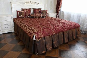 Декоративные подушки и покрывало для спальни