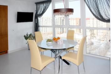 Обеденная зона в квартире-студии