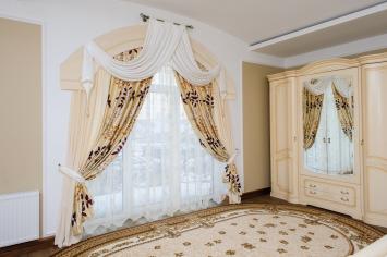 Шторы в спальне 
