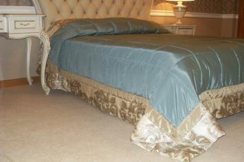 Классические элементы в спальне