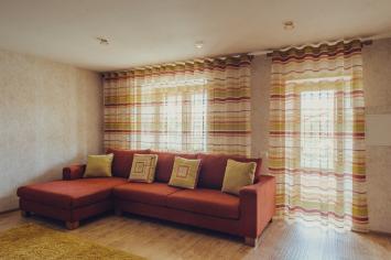 Шторы для гостиной. Современное решение