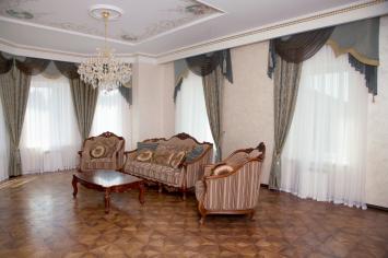 Шторы в классическом стиле в гостиную