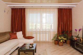 Коричневые шторы для гостинной